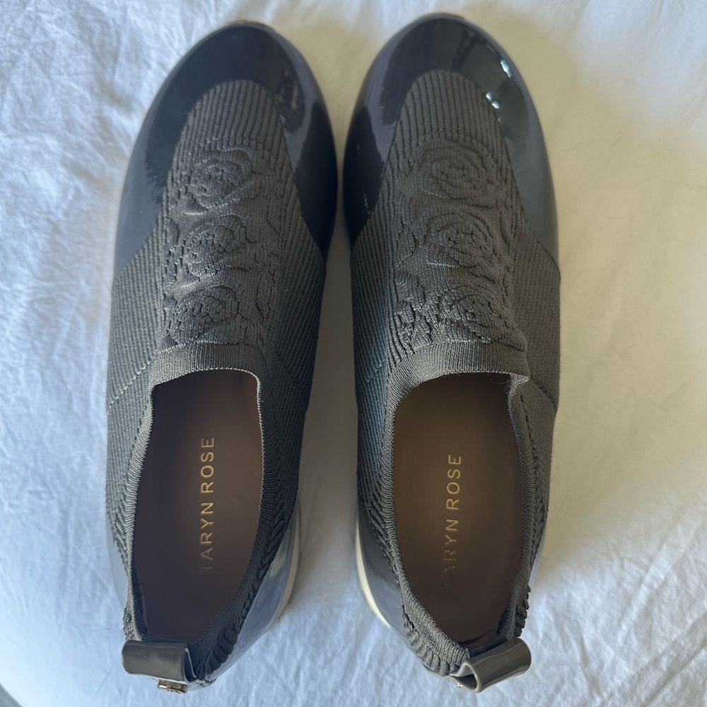 Taryn Rose NWOT Slip-On Sneakers, size 8.5 - Picture 4 of 12